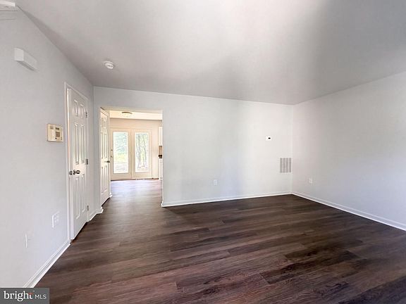 3rd image of 10654 Quillback St