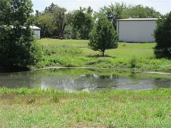 3rd image of 3200 Roth Ln