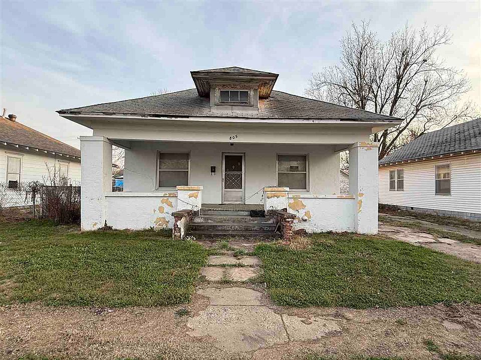 1st image of 805 W McKinley Ave