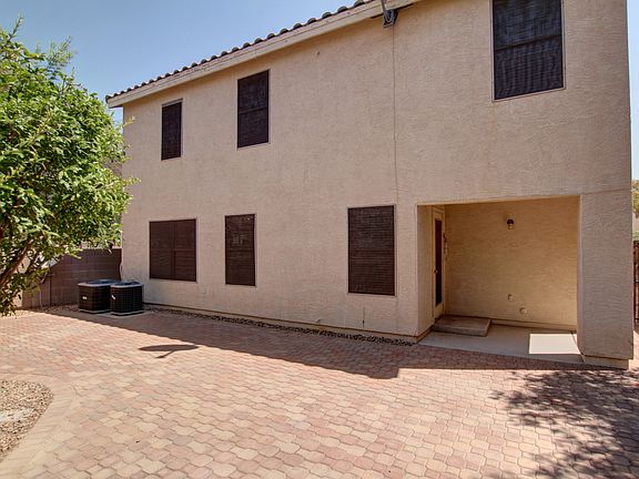 3rd image of 633 E Flintlock Pl