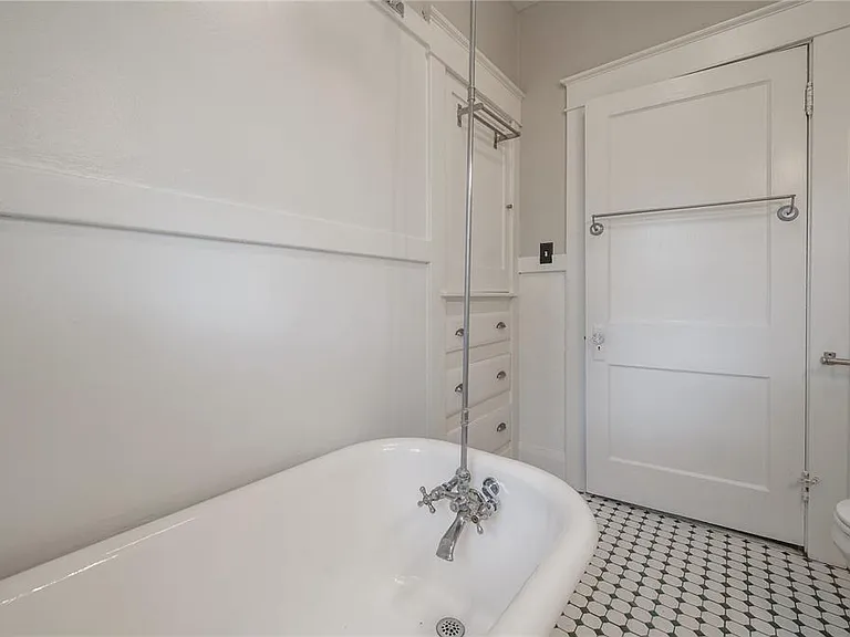 4008 N Central Ave — Photo 14