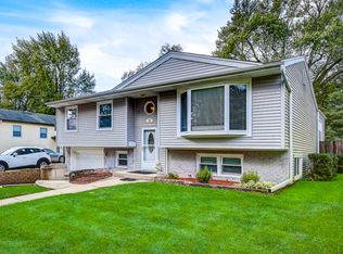 38 Willow Trl, Wheeling, IL 60090