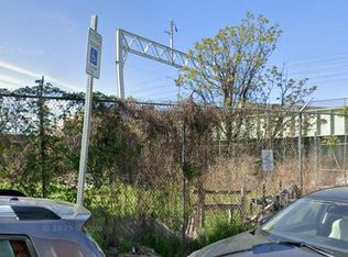 938 Edgley St, Philadelphia, PA 19122