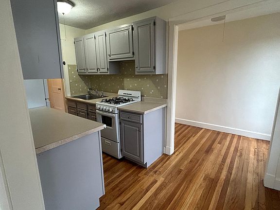 3rd image of 66 Lake Ave