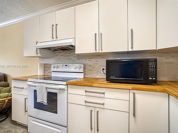 3rd image of 173 Ellesmere #173-C