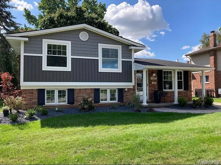 37947 Howell St — Photo 1