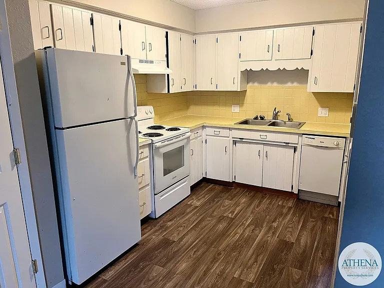313 N Fountain St — Photo 3