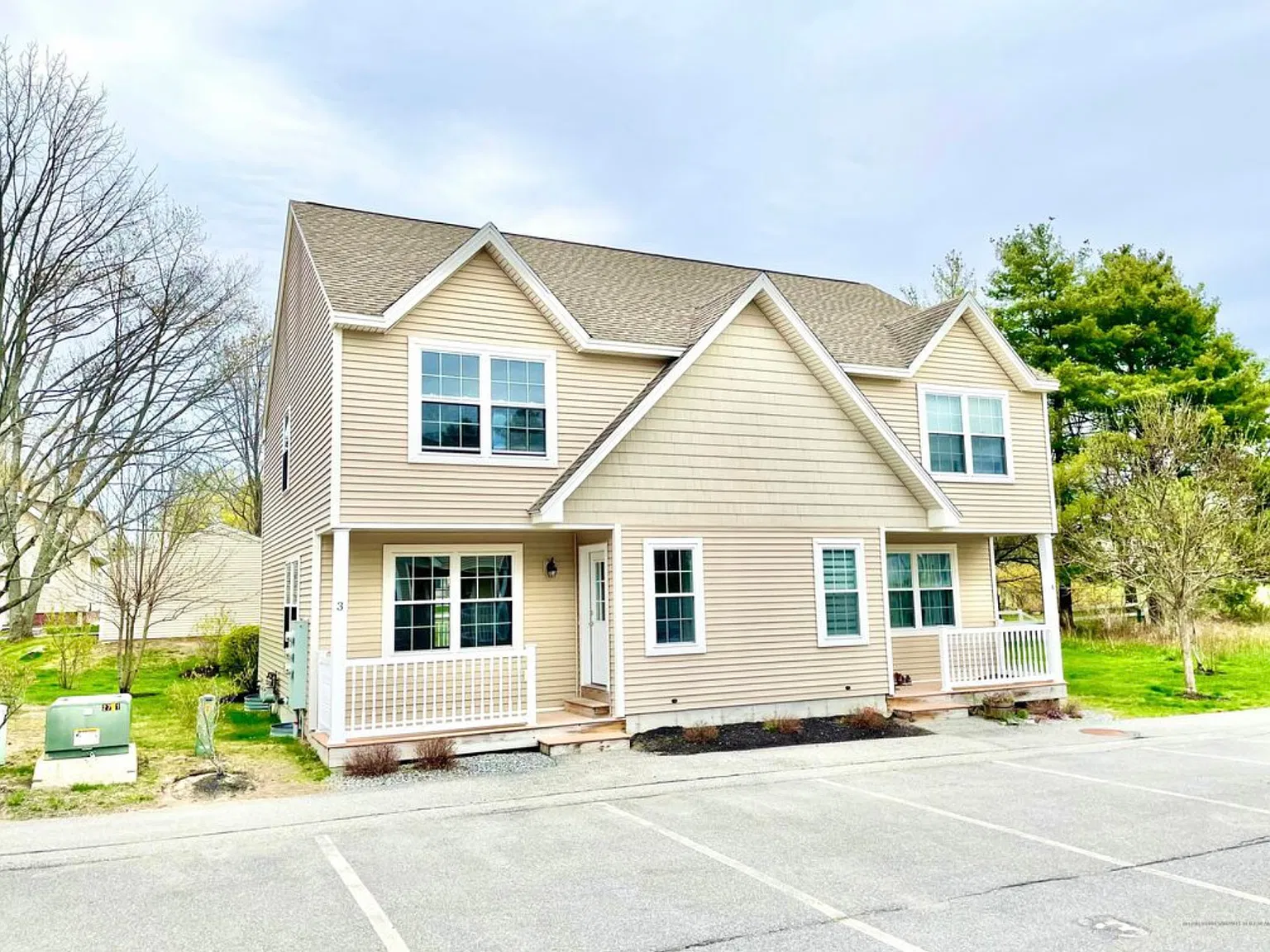 3 bed, 1279 sqft, $3,000 — Photo 2