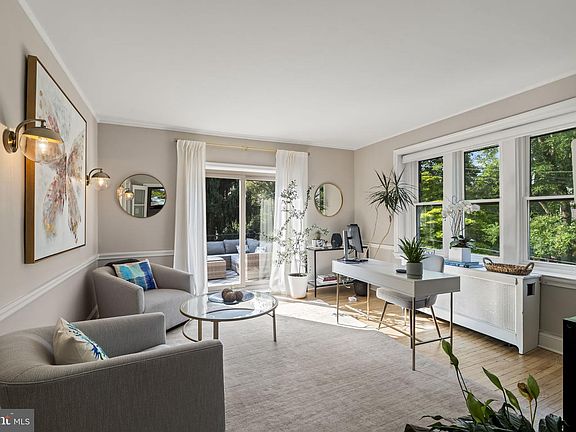 5th image of 424 W Montgomery Ave #4B