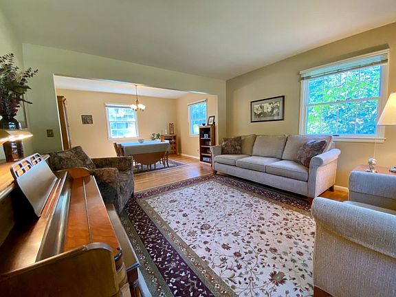 5th image of 104 Somerset Dr