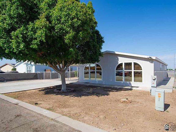 4th image of 3040 S Lemon Ave