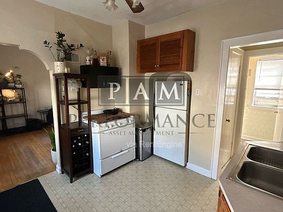 4th image of 2442 N Bremen St