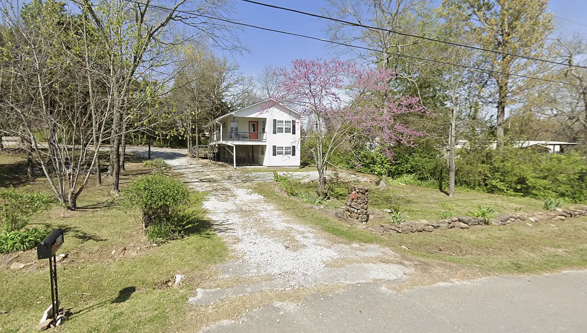 Building Photo - 805 Oak St #805