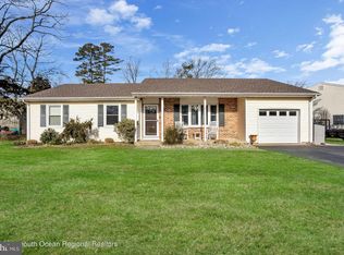 302 Quail Hill Dr, Lanoka Harbor, NJ 08734