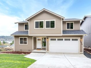 2470 W Echo Bay Dr, Bremerton, WA 98312