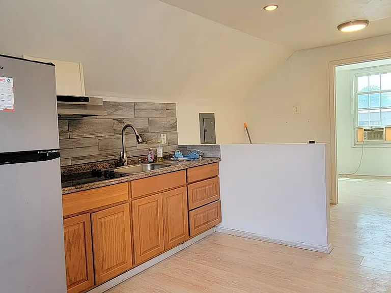 209-211 Sylvan Ave #3 — Photo 1
