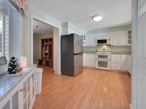 2nd image of 58 Walden Pond Drive