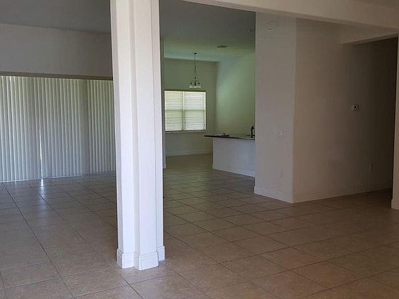 3rd image of 3758 Paradiso Cir