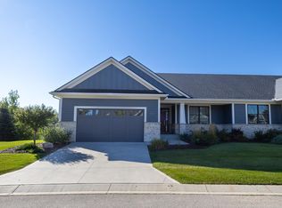 1176 Fox Hill Ct SW, Rochester, MN 55902