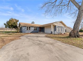 84 N Briarwood Rd, Rogers, AR 72756