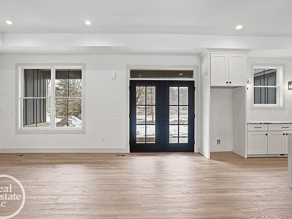 2nd image of 6937 Meldrum Rd