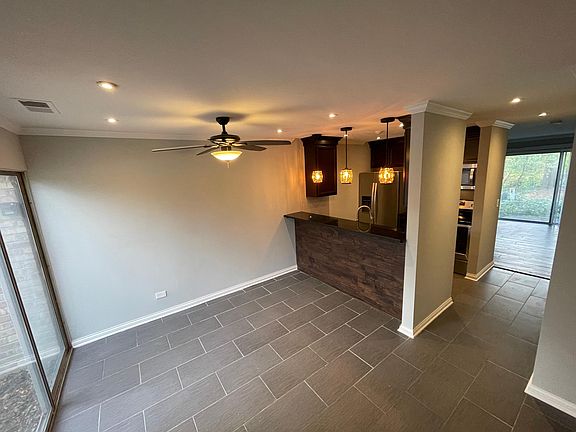 3rd image of 5923 Meadow Dr