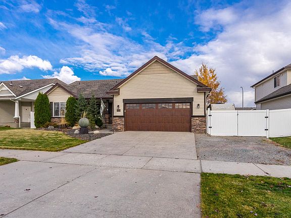 3rd image of 1648 E Bobwhite Ln
