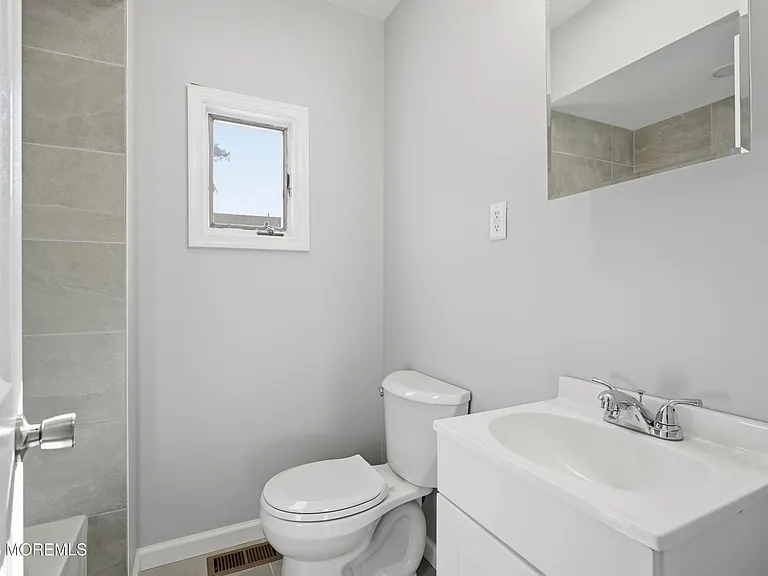 251 Main St — Photo 13