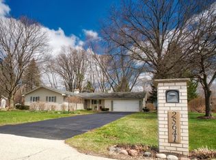 2S641 Arrowhead Dr, Wheaton, IL 60189