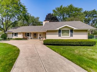 203 E Farnham Ln, Wheaton, IL 60189
