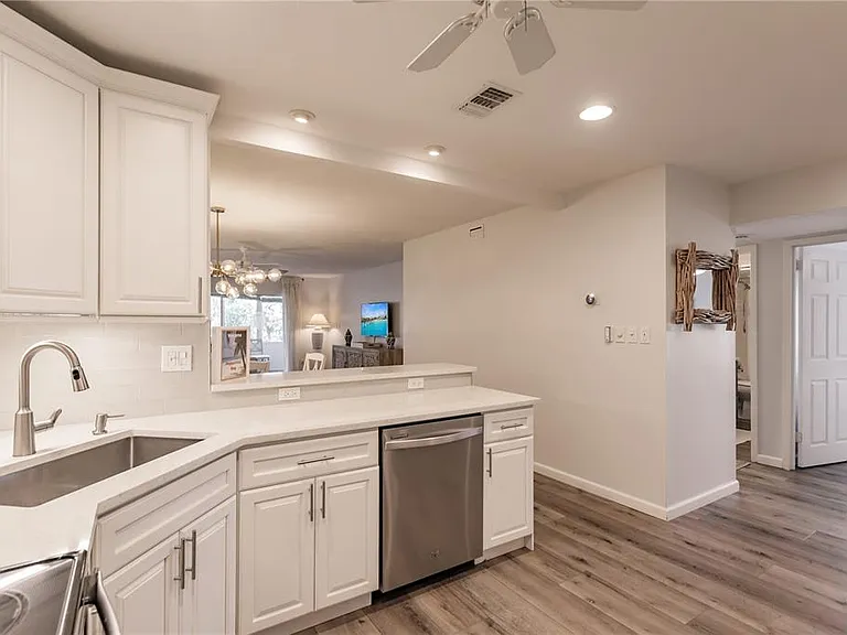 1200 E Peppertree Ln #303 — Photo 11