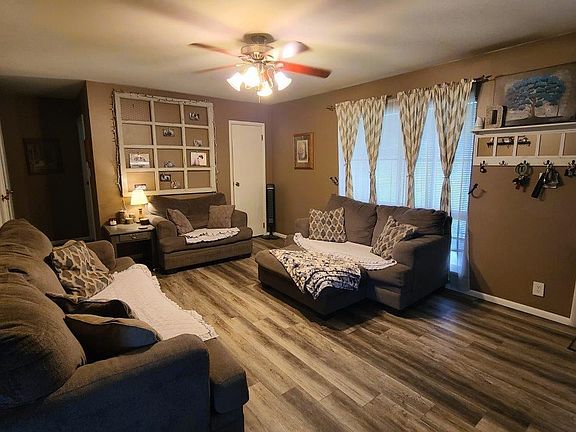 5th image of 2120 Edgemont Dr