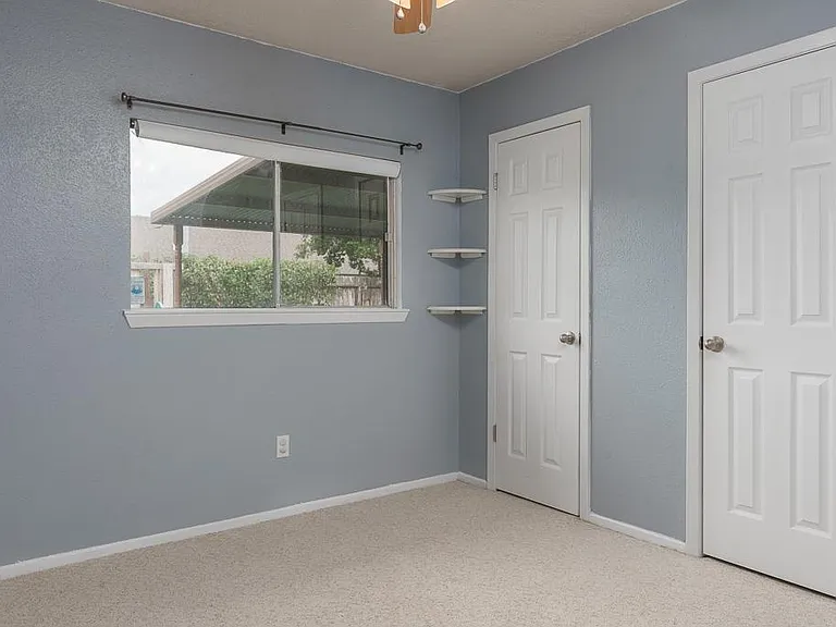 2318 Colonial Ridge Dr — Photo 11