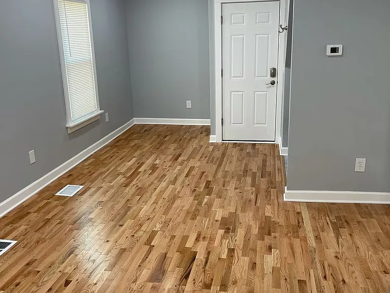 402 Poplar — Photo 33