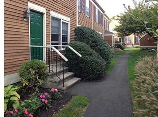 147 Foxbridge Village Rd, Branford, CT 06405