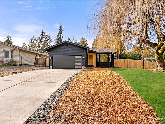 2nd image of 15618 88th Avenue E