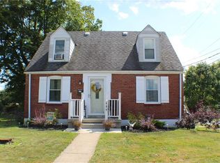 404 Opre Ave, Grove City, PA 16127