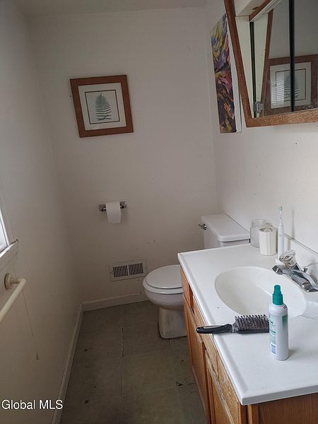 3rd image of 21 William Street