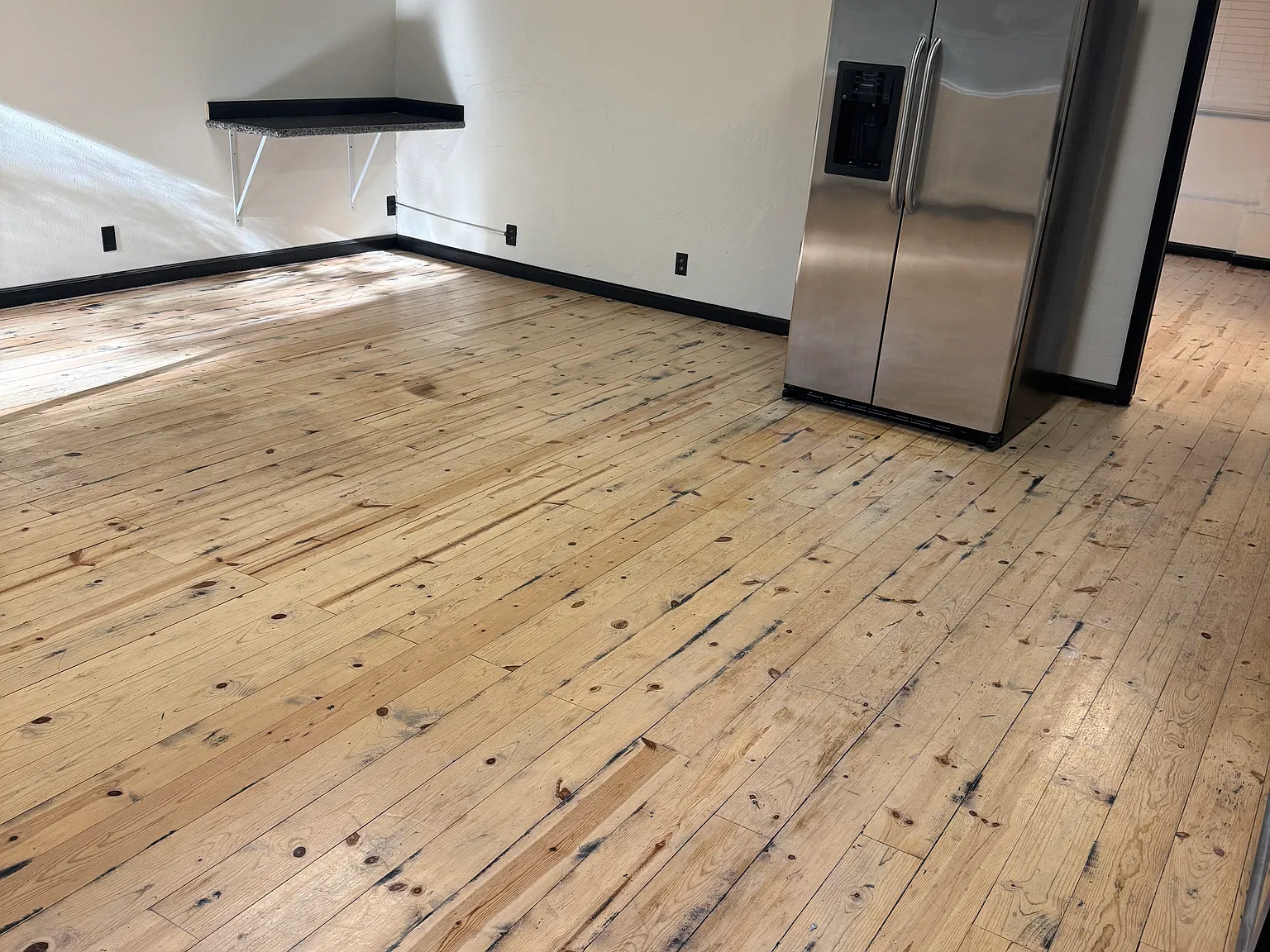 1 bed, 890 sqft, $1,470 — Photo 2