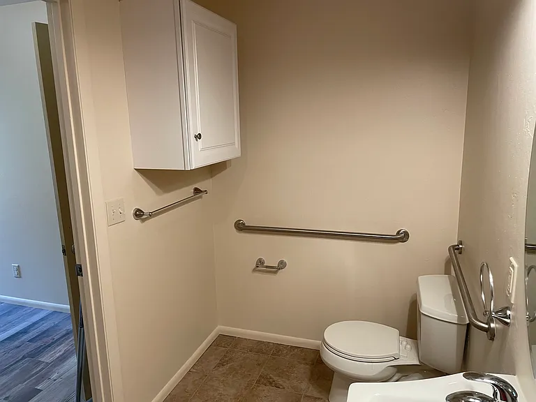 2545 E Spring St #3 — Photo 9
