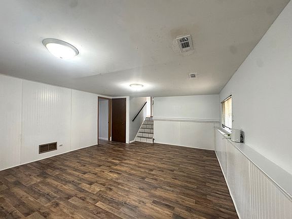 4th image of 643 N Iowa Ave