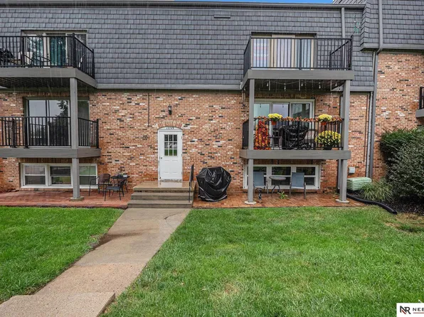 12749 Woodcrest Plz #3-112, Omaha, NE 68137