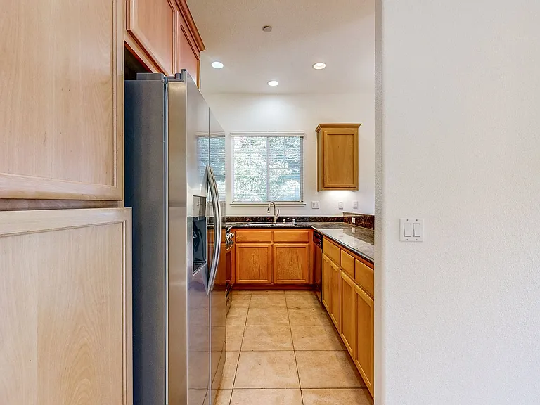 642 Acacia Ln — Photo 25