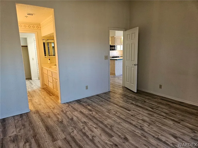 2022 Merrill Ln #5A — Photo 9