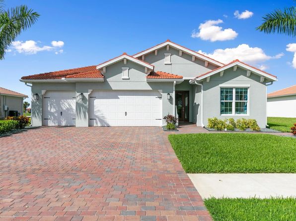 18772 Royal Hammock Blvd, Naples, FL 34114