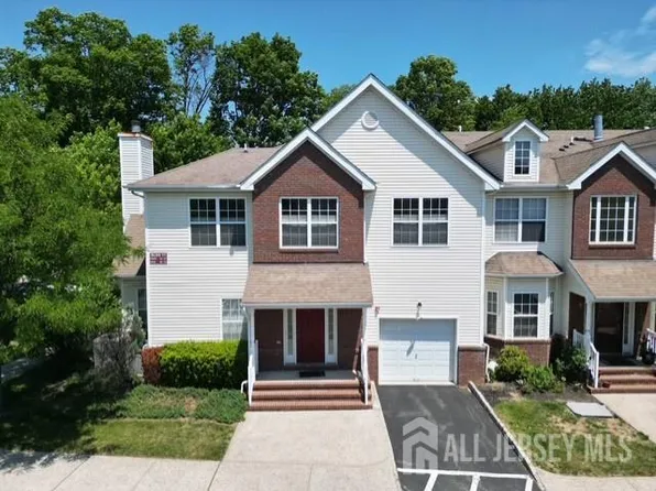 67 Forest Dr, Piscataway, NJ 08854