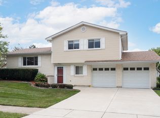 1428 Mitchell Trl, Elk Grove Village, IL 60007