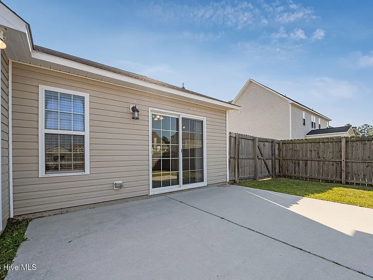320 Aquamarine Cir — Photo 24