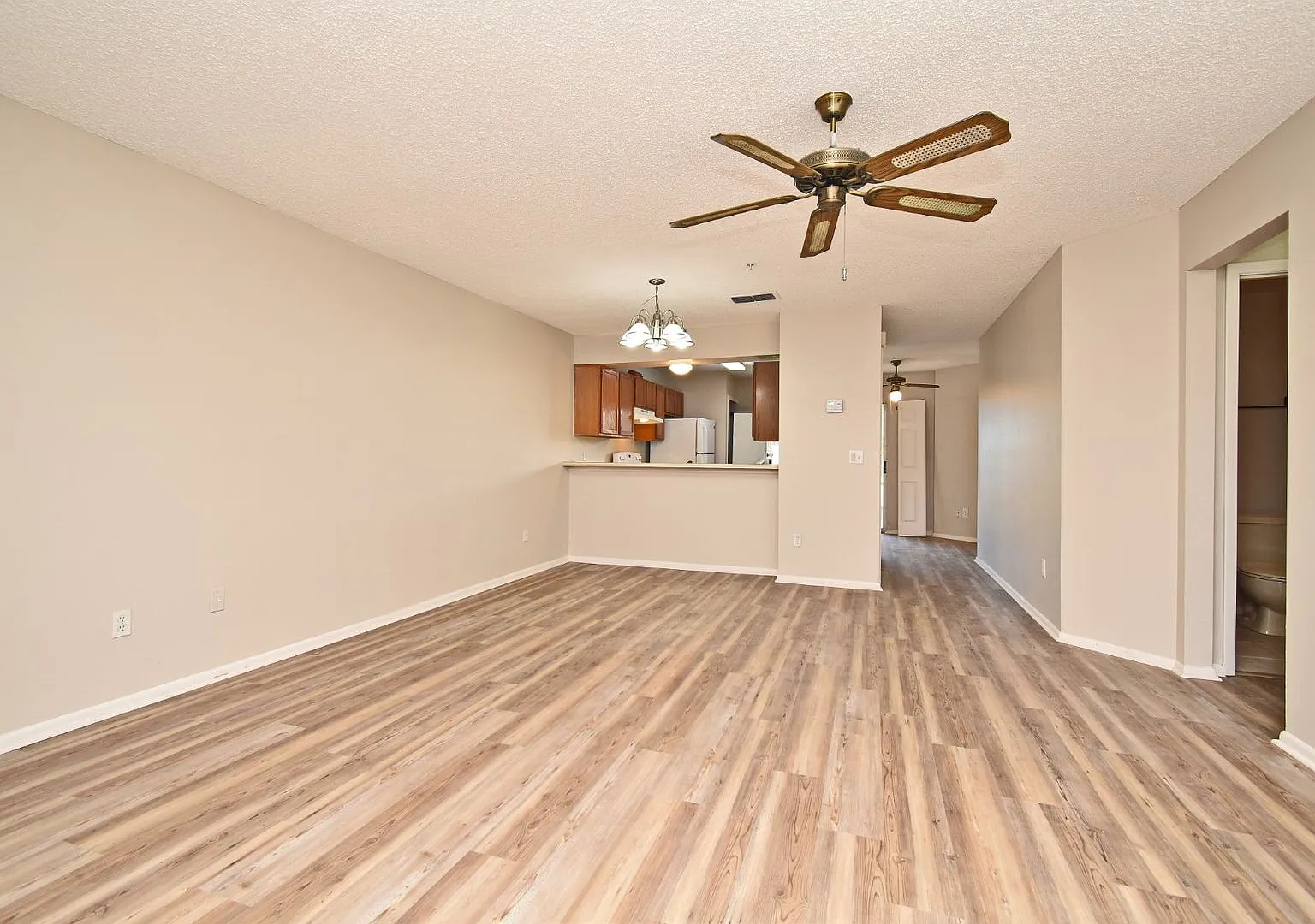 Spacious 2 bedroom 2 bath condo practically on UCF campus — Photo 4