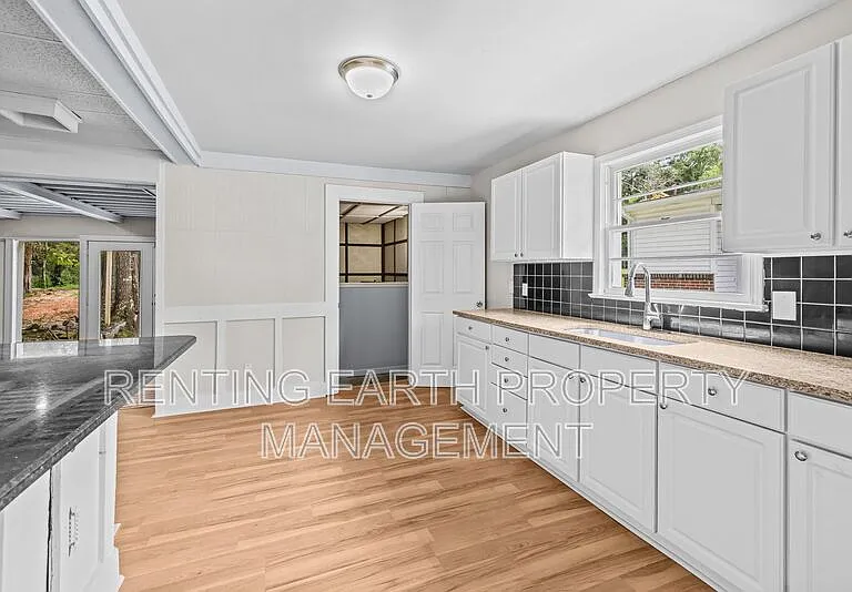 1129 Camellia Rd — Photo 15